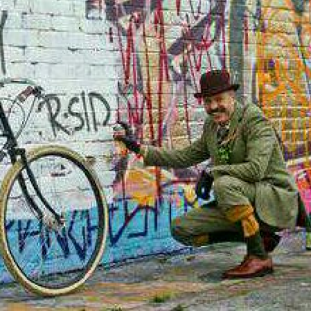 A long time cyclist actively pursuing the art of gentlemanly cycling.