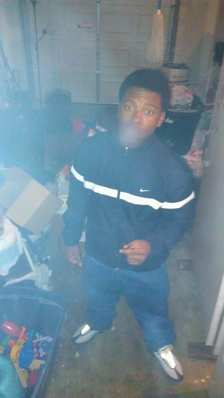 | 16 | | #SmokeLoud | #BallIsLife ! #FootBallIsLife ! Mention me= Follow Back|sophmore| SINGLE