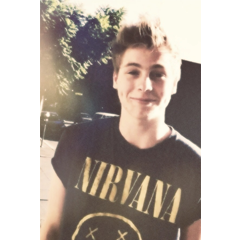 Luke || 17 || single || scopamico, coccolamico whatever you want