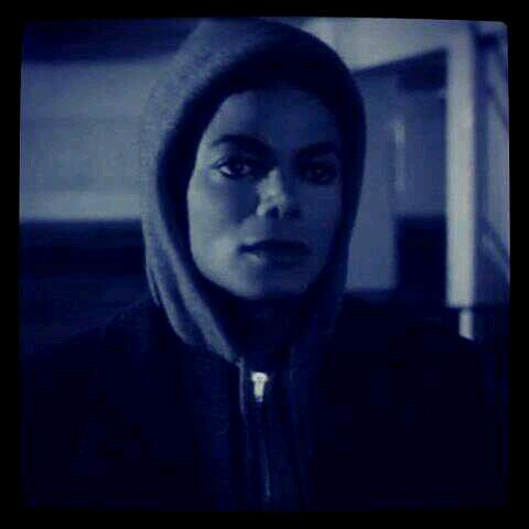 Hi I'm Aaliyah And I'm a Moonwalker Love You #MJFAM And Love You Michael Aka Darryl and Always Be A Moonwalker Forever and ever :) ♥♡♥♡♥♡