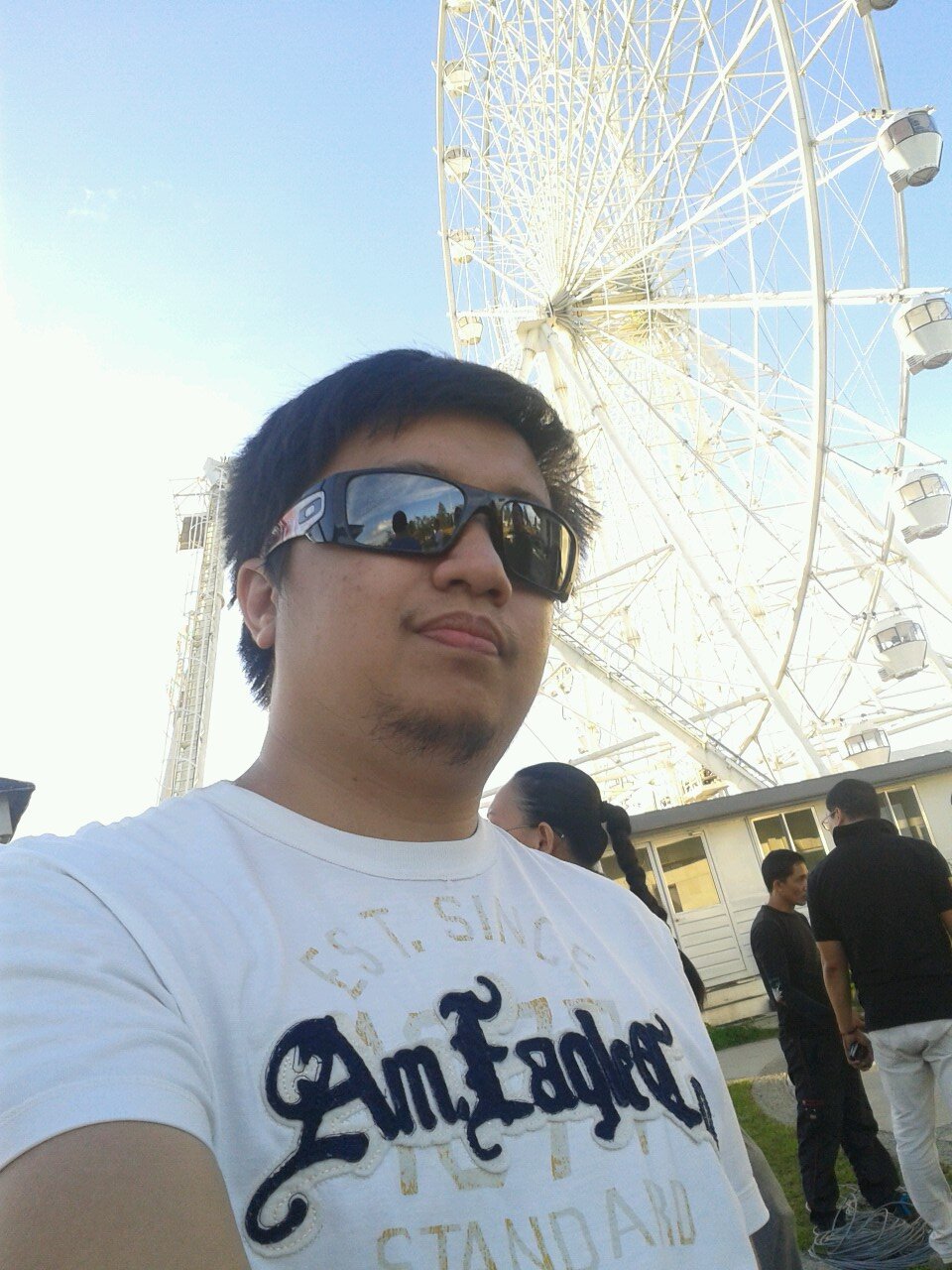 conwash's profile picture. tweeting here, there and everywhere...