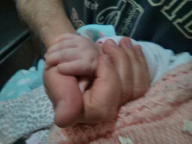 Oltom59's profile picture. Maria Pia atrapó mi mano y con ella mi corazón. Seguro me dijo Ven abuelo, recorramos juntos el mundo; así lo haré