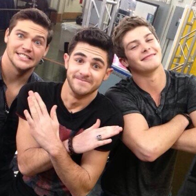 You got a free follow! yay! now pease follow @restlessroadie1 she is super cool! ask her for a follow back