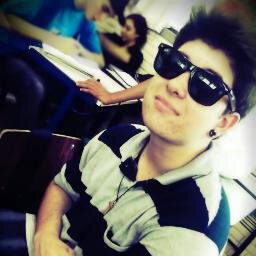 Não caio em cilada, e ando sempre em frente.
 Eu não sou de briga, mas protejo a minha gente..♪