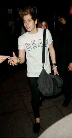 ihearDirection's profile picture. go follow @officialkhadija