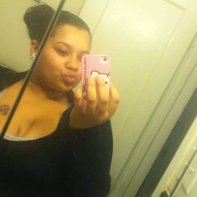 while geekin wit @jamesha213 ppl be callin me @ladiiredd_ttsm nd bein mii self wit mii best frend bre #team♓⭐❤