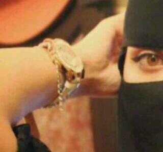‏‏اذا لم تكن من محارمي ف اجعل لحروفكك حدود.                                                     اطمح لتغيير العالم للافضل ولو ب بصمهه صغيره