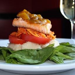 Providing the freshest produce & meats available to offer healthy & wholesome meals. #konabistro #martinimonday