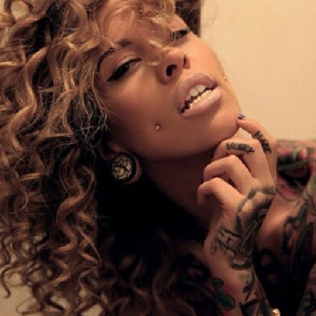 stilloshow's profile picture. 