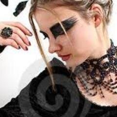 Una adolecente  que no se aberguenza de ser como es unika  ,amo  escuchar musica a todo volumen jugar videojuegos y divertir con mis amig@s
