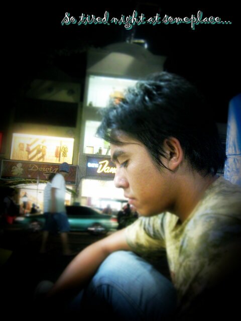 Ivey_Stive's profile picture. Inilah aku dan semua yang melekat pada diriku, bila kau keberatan pergilah..atau tetap disini dekatku bersama ku ditempat yang tak terpikirkan...