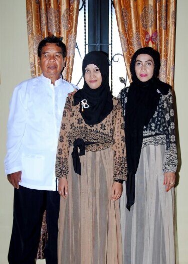 Thnks u اَللّهُ for listening to me. bless mommy,daddy,n the family. and there's one more thing i'd like to say, i love u اَللّهُ more each day.!