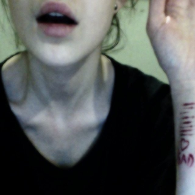 Asuicicidal's profile picture. Mundo idiota