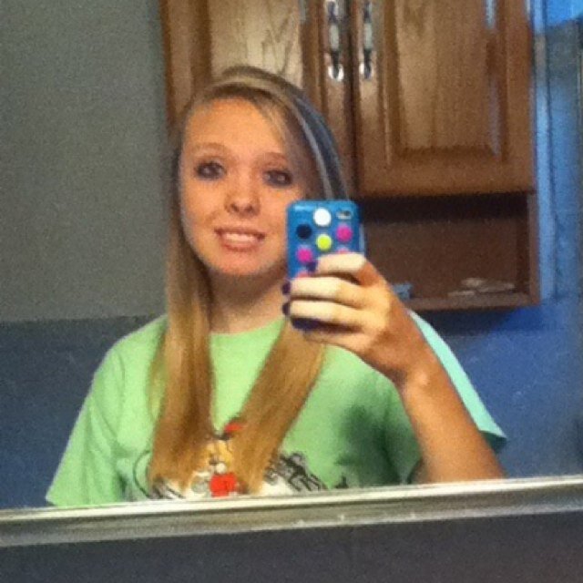 hi:) i follow back everyone. Snapchat: katrina1997