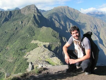 Amante de la naturaleza incluido el ser humano, lector empedernido de Twitter.
Para todo lo demás asesor de seguros.