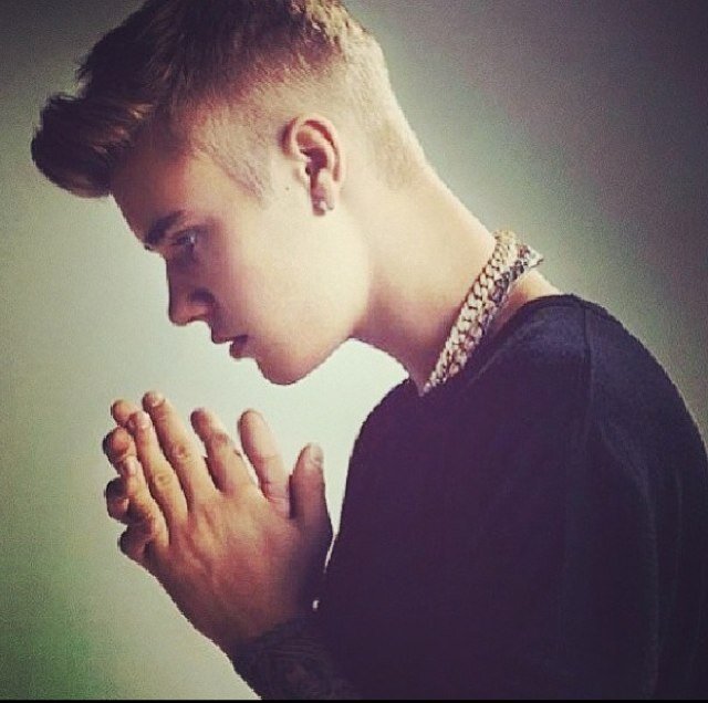 @justinbieber FOLLOW ME PLEASE!