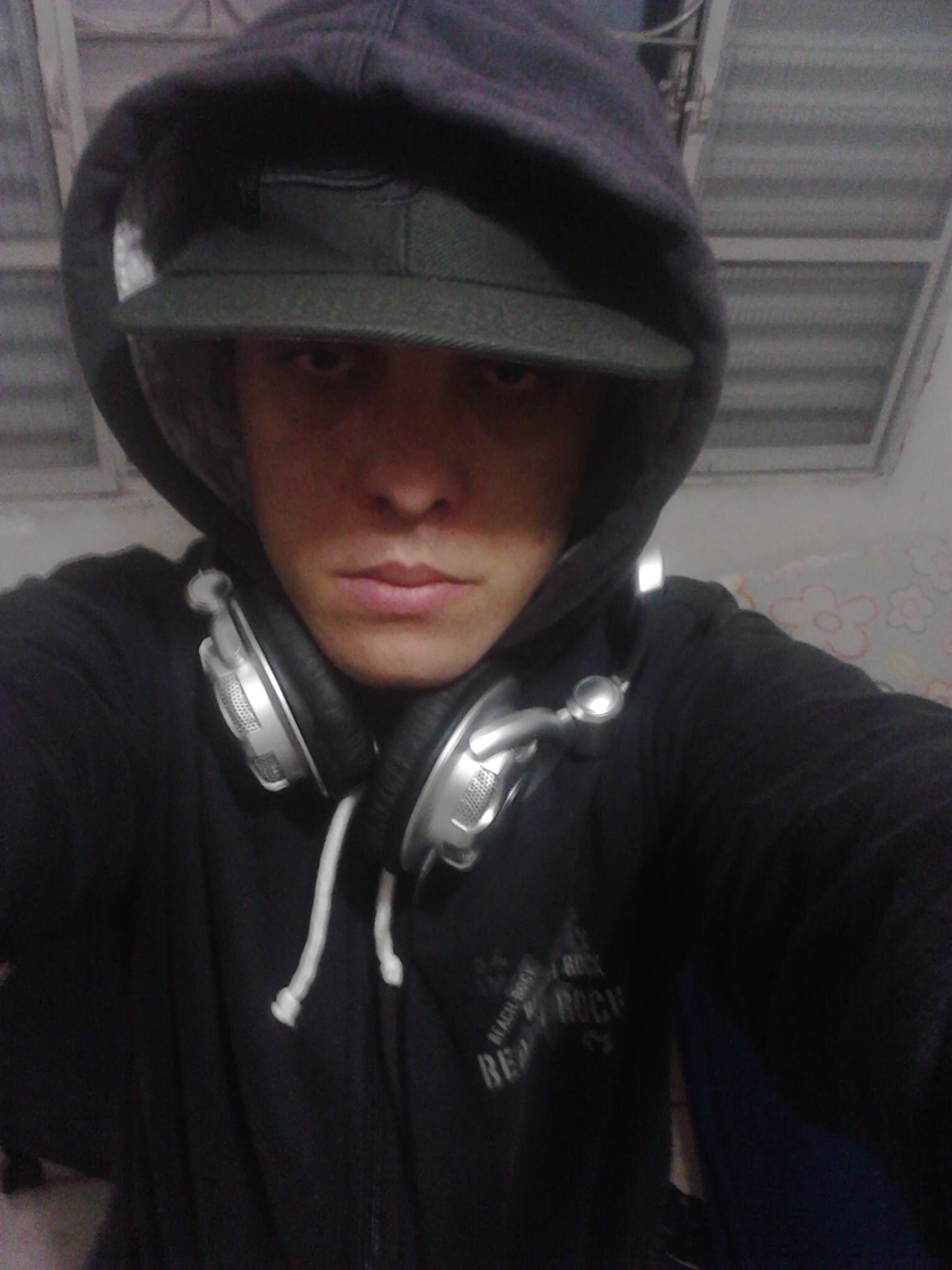 SER DJ É MAIS DOQUE APERTA UM PLAY EM UM DISCO....deejayjubas@gmail.com