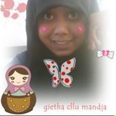 mandja.
bawel.
egois (katanya mereka).
ga cantik.
jelek.

gini gini aja deh.