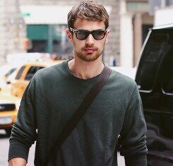 waiting for allegiant and to be emotionally destroyed by it