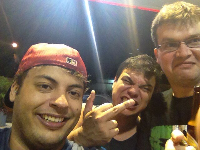 Um cara que vive a vida como não tivesse fim! Sempre pronto pra proxima, bora um role? Chick, demoro, cola com nois! Abracos rO :)