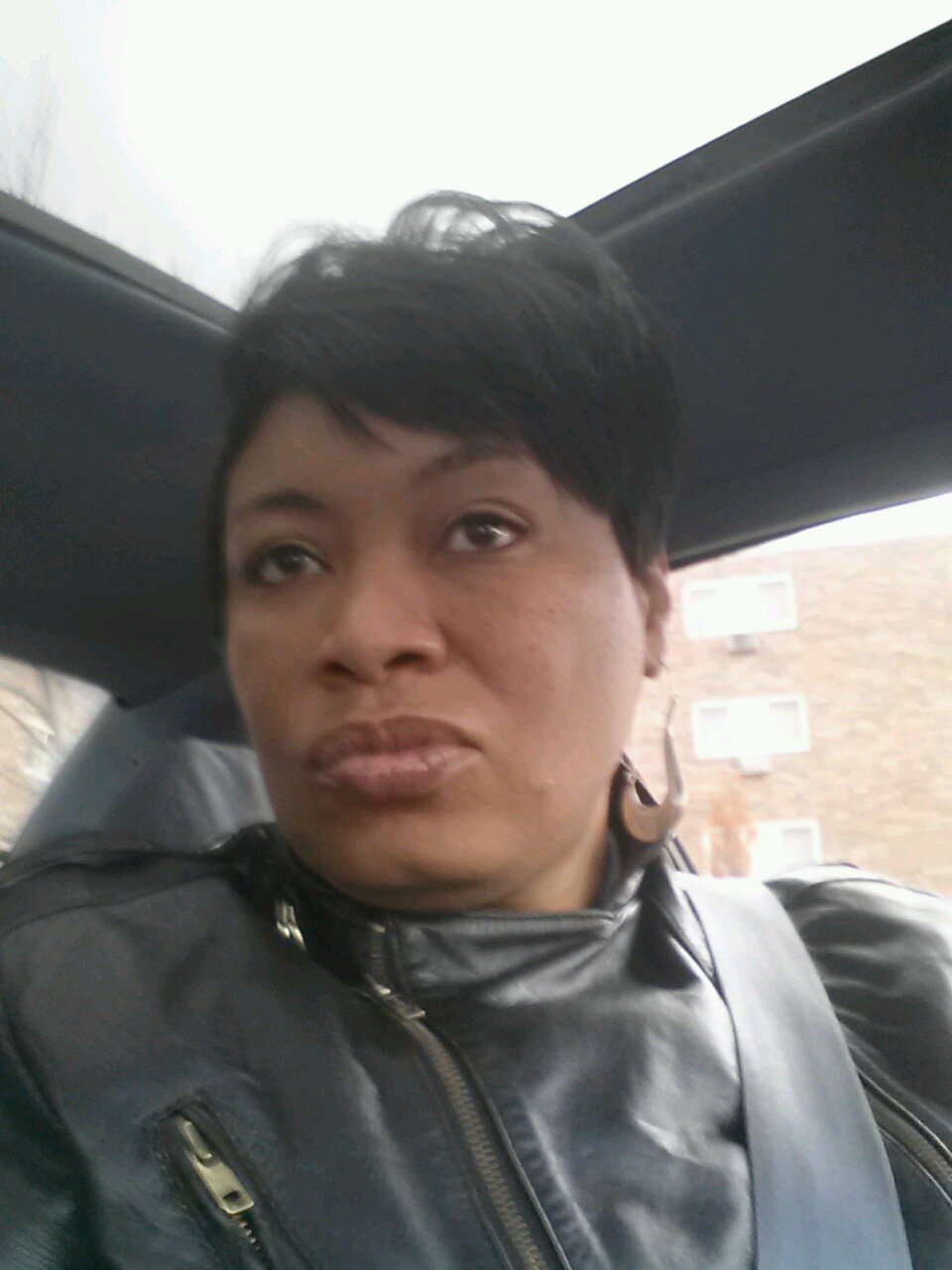 Im a fun loving down to earth woman that loves learning and is totally real with herself and others!