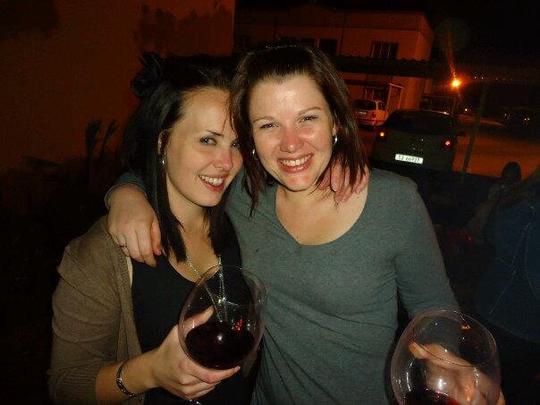 English teacher, bookworm, (good) music fanatic and greatest female supporter of international rugby.