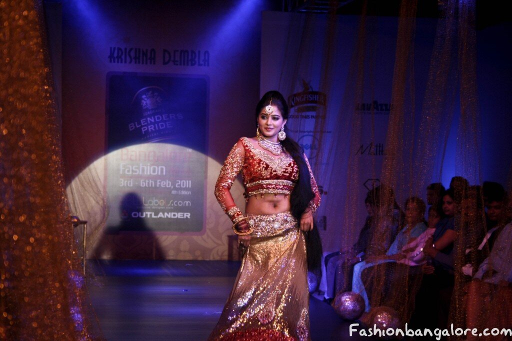 http://t.co/mNR3DWfCsf brings you the world’s finest collection and wide range of Indian SALWAAR KAMEEZ and LEHENGA CHOLI.