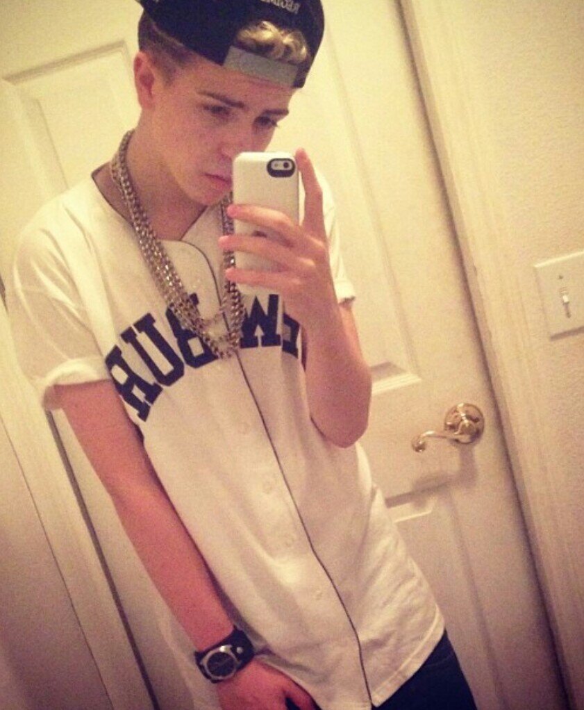 dc_mouse's profile picture. Was a mouse named Mickey, now a human named Sexy.