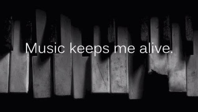 ｛Lose yourself in the music｝

   
Band quotes && Life quotes