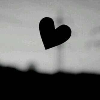 مهما كانت حياتك سيااء تذكر وجود في التوتر وأبتسم ☺