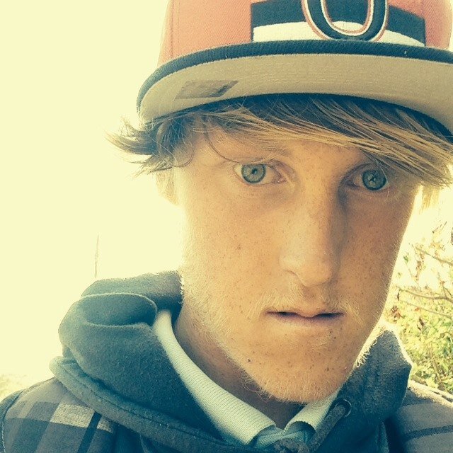 hey my names Daniel like being called Danny I sing,play guitar,writes songs