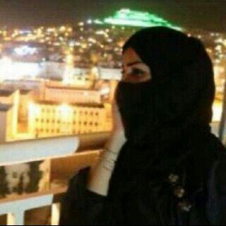 الأشَيْاء التِي لَا نَسْتَطِيعُ بَوحُهَا ، تَخْنُقنا ألفَ مَرّة !