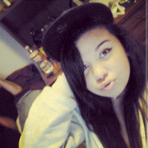 Aye im deedee im 15 :) ima dancer and a singer I im single and proud..... So follow nd I'll follow back. Thanks lovely's:)