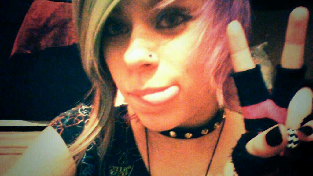 Hai! I love bands and youtubers and you should follow me cause I'm awesome :3 K bai