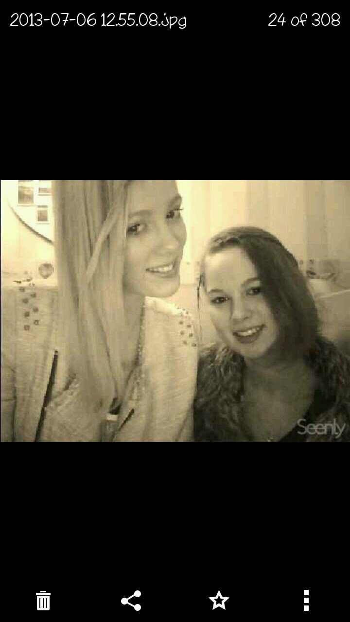 hou van me schatjes/ /weekend/werkt bij van der lee/ liever gek gek dan goed gek/ houden van bufjesss en bff:)/ /houden van dirk 22-01-2013