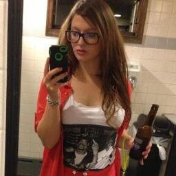 Crazy outgoing 28 y/o from Plymouth, UK. Love sports, love friends, love socialising like the butterfly I am 👀😂!