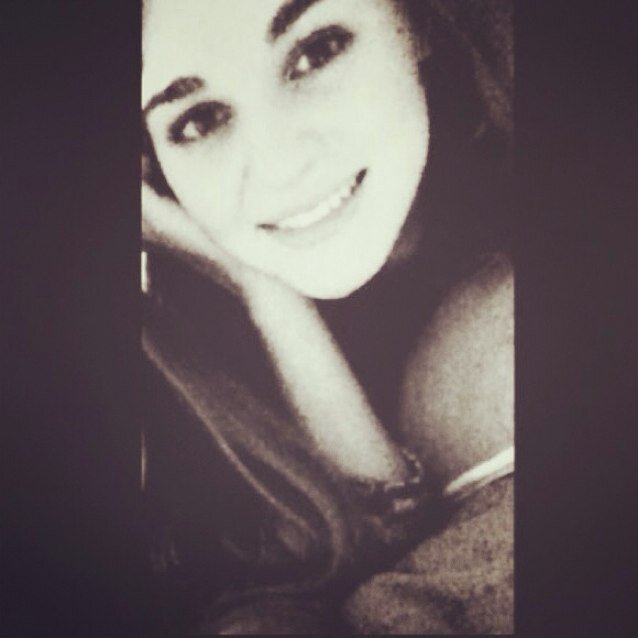 Fabienne van Leeuwen, 14 jaar t'Emmauscollege Rotterdam, love @esmee_db, @xrrosanne BFF: @YoranvCaspel haha