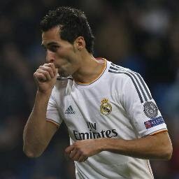 Serrano, como el jamón. ||Madridista ante todo. Mourinho tenía razón|| Muy fan de Arbeloa, Cristiano & Bale. ¿Las más bellas? Las botellas. #US88