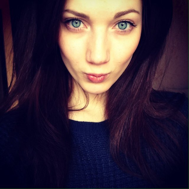 handrika94's profile picture. 