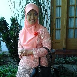 Hikmat's mommy, perempuan yang sedang belajar menjadi isteri dan ibu yang baik.