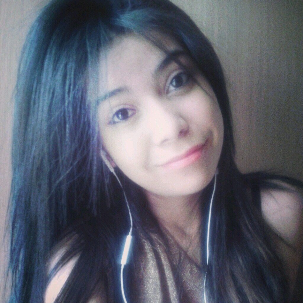 Suzane Batista,16 anos,ariana,música,http://t.co/ohENkaU7Ss…