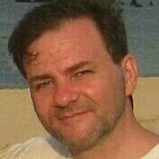 Ser feliz es gratis, aunque a veces cueste. Interesado en la Familia, amigos, negocios con software, música, deporte y papiroflexia.