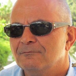 O iyi insanlar o güzel atlara binip çekip gittiler. Demirin tuncuna insanın piçine kaldık.😎