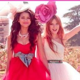 selena gomez delisi öğrenc