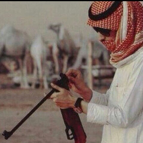 كاتب و محترف في اللعاب الأولاين لا أنقد  ولا أمدح إنما  أنا ومزاجي فقط نعيش يومنا..