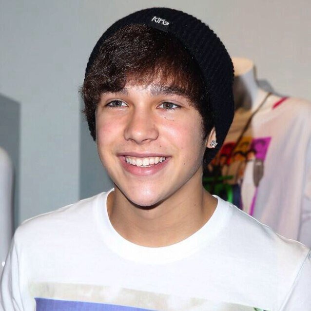 austin has been my idol since day one.janoskians forever.