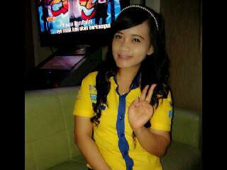 Selalu bikin org lain happy,skalipun saia sdg tidak happy.. :)