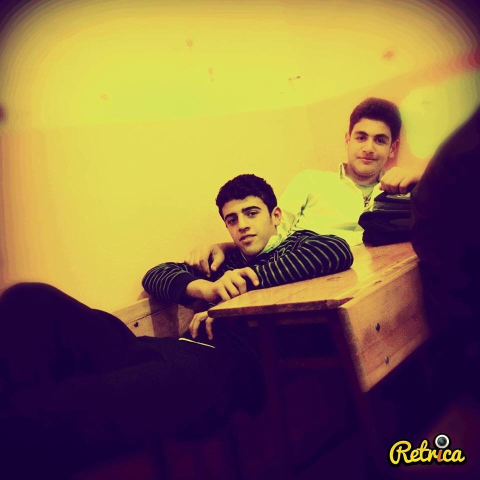 16 yasindayim,aslan burcuyum  :) Futbol ve tenis favorilerim,GALATASARAY Ve  Rafael Nadal