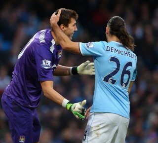 Manchester City jucător și jucător român Jangan Follow No Respect All Club tapi Respect Costel Pantilimon #30isyournumber