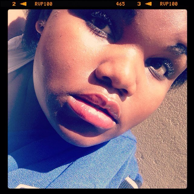 Hey yall I'm KeKe , I sing and I live , word